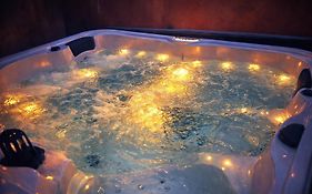 Love Room Jacuzzi Privatif à Martigues